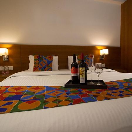 Monarch Express Chakan Hotel Екстериор снимка