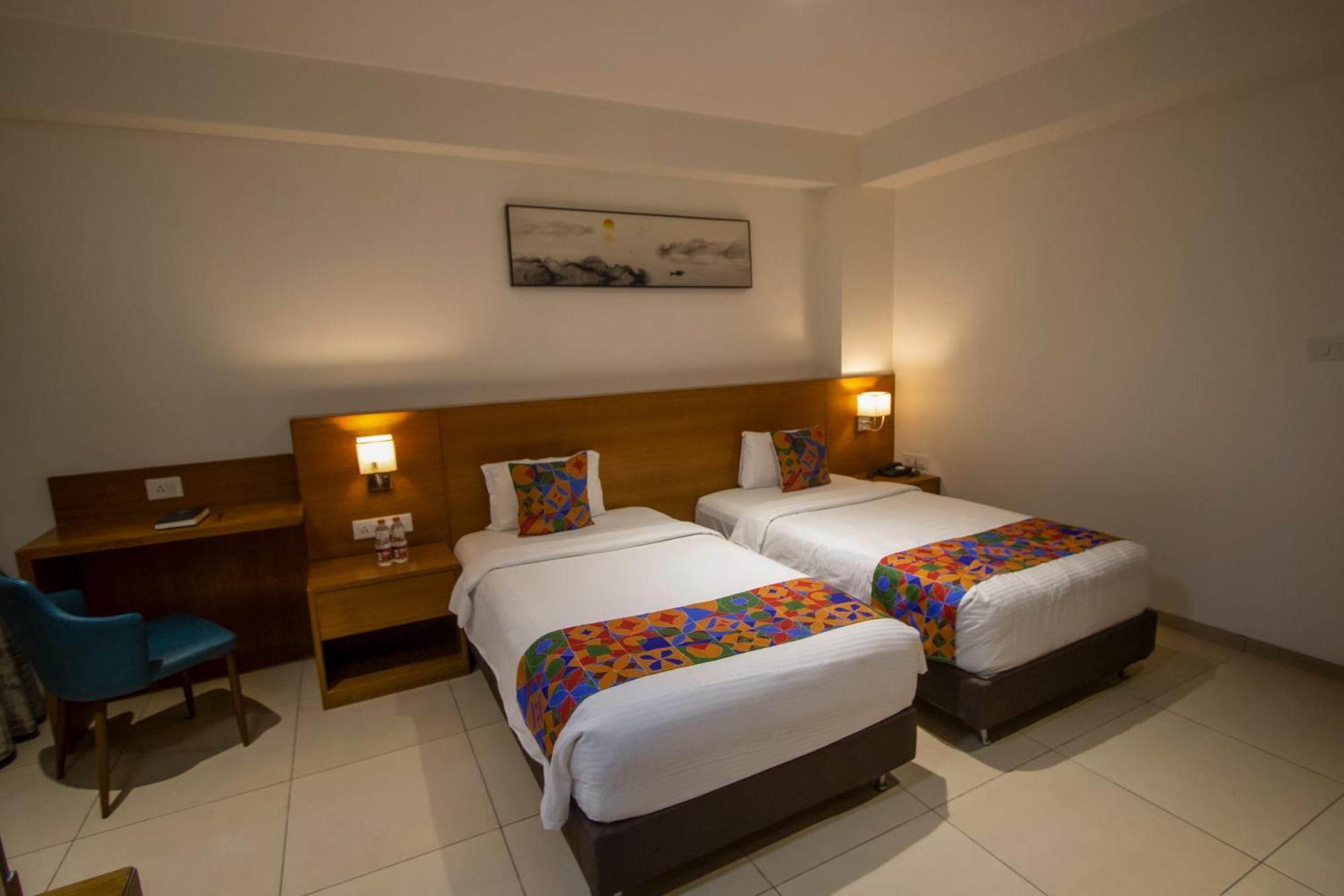 Monarch Express Chakan Hotel Екстериор снимка