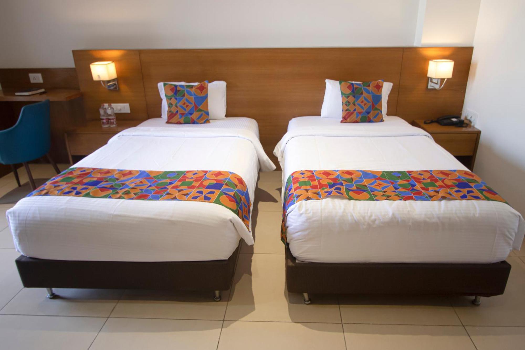 Monarch Express Chakan Hotel Екстериор снимка