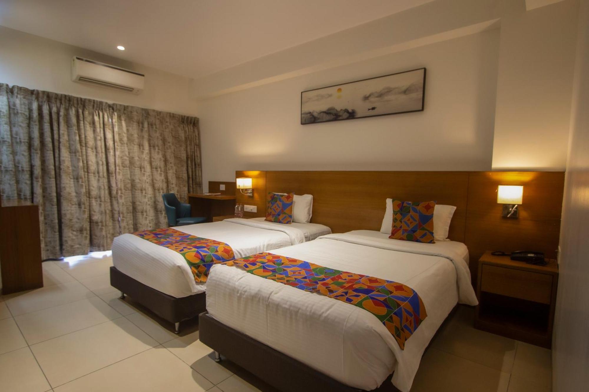 Monarch Express Chakan Hotel Екстериор снимка