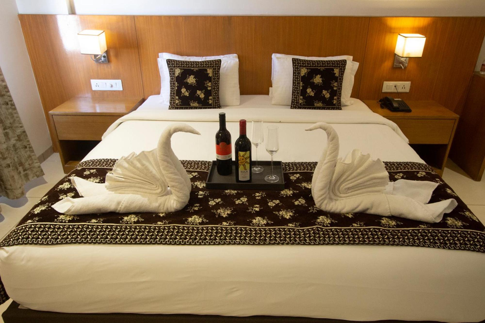 Monarch Express Chakan Hotel Екстериор снимка